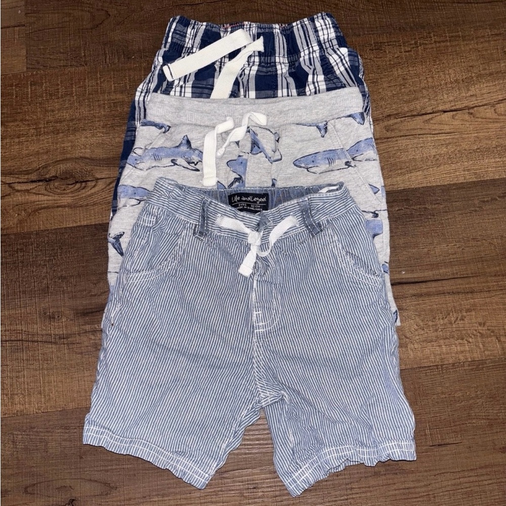 Kids Shark Print and Striped Shorts Set